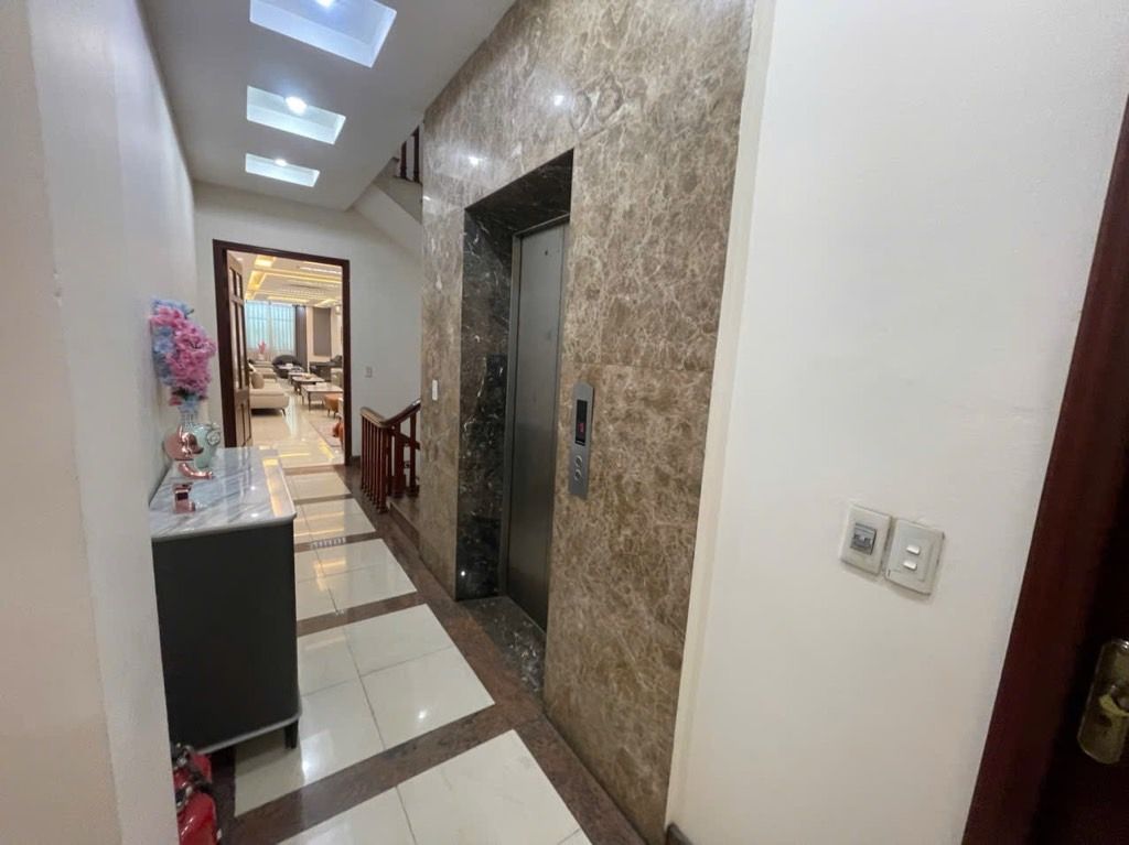 Bán nhà Bạch Mai - diện tích 114m2 7 tầng - Thang máy - giá 61,5 tỷ