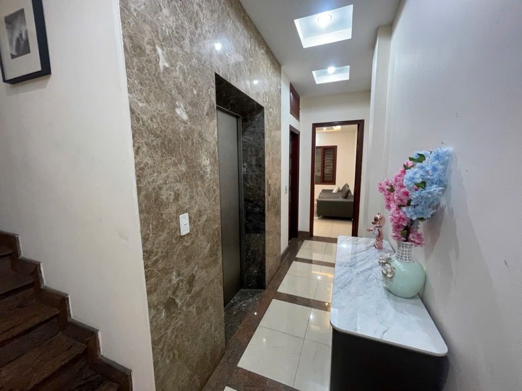 Bán nhà Bạch Mai - diện tích 114m2 7 tầng - Thang máy - giá 61,5 tỷ