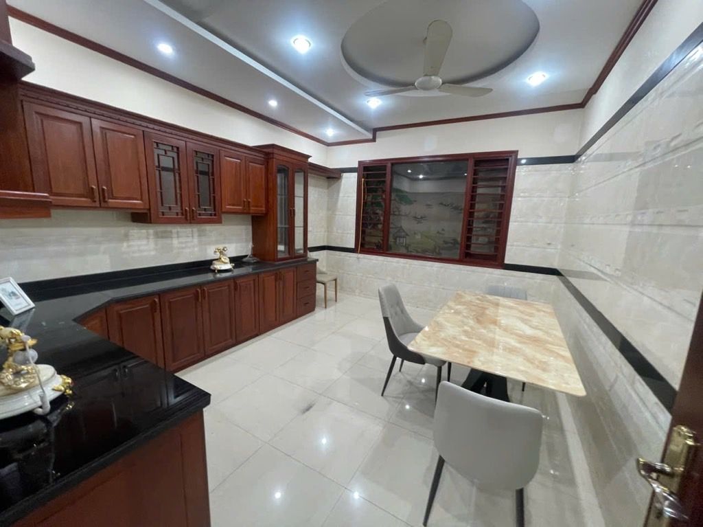 Bán nhà Bạch Mai - diện tích 114m2 7 tầng - Thang máy - giá 61,5 tỷ