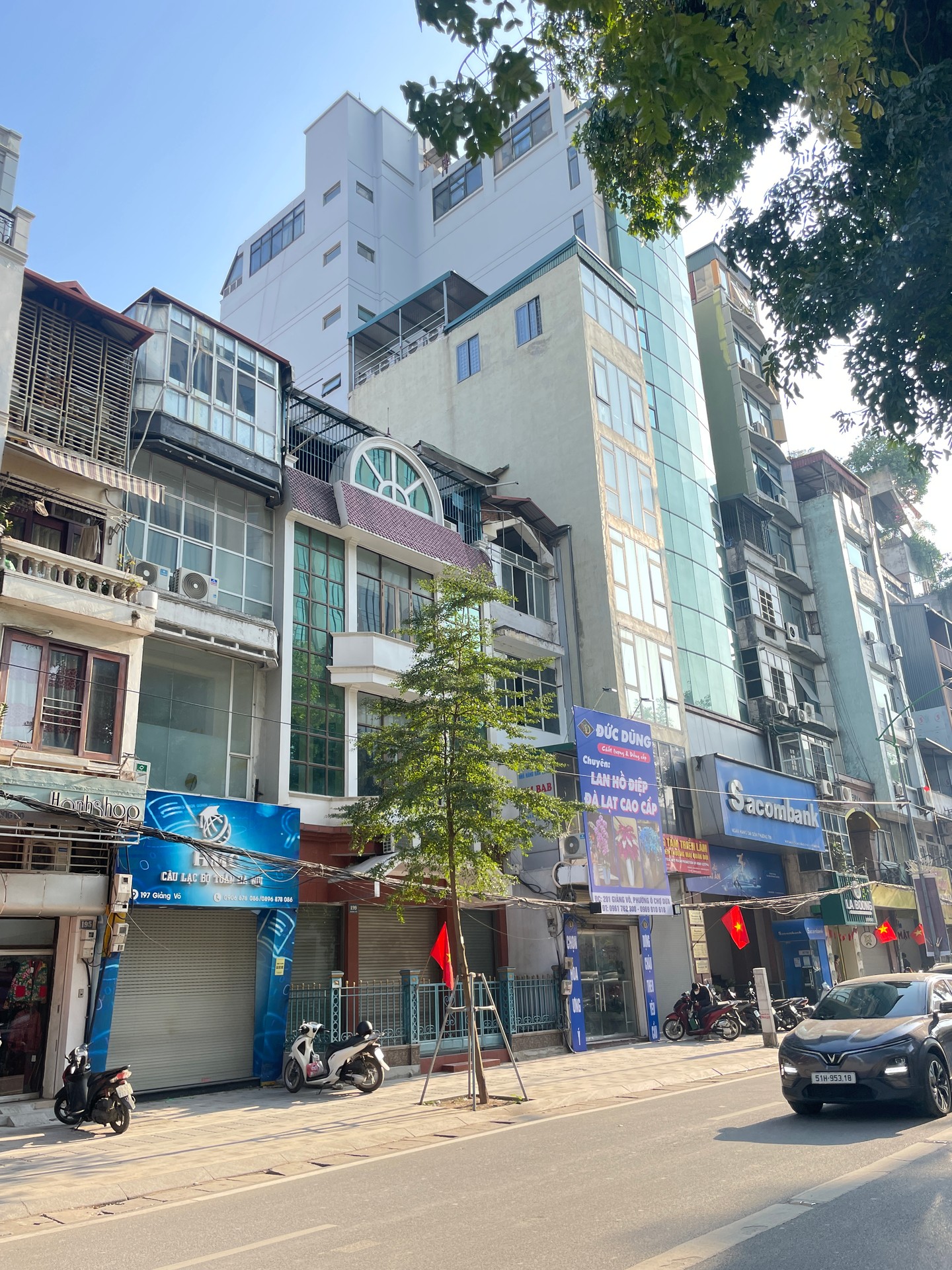 Bán nhà Giảng Võ - diện tích 79.5m2 4 tầng - Mặt phố - giá 120 tỷ