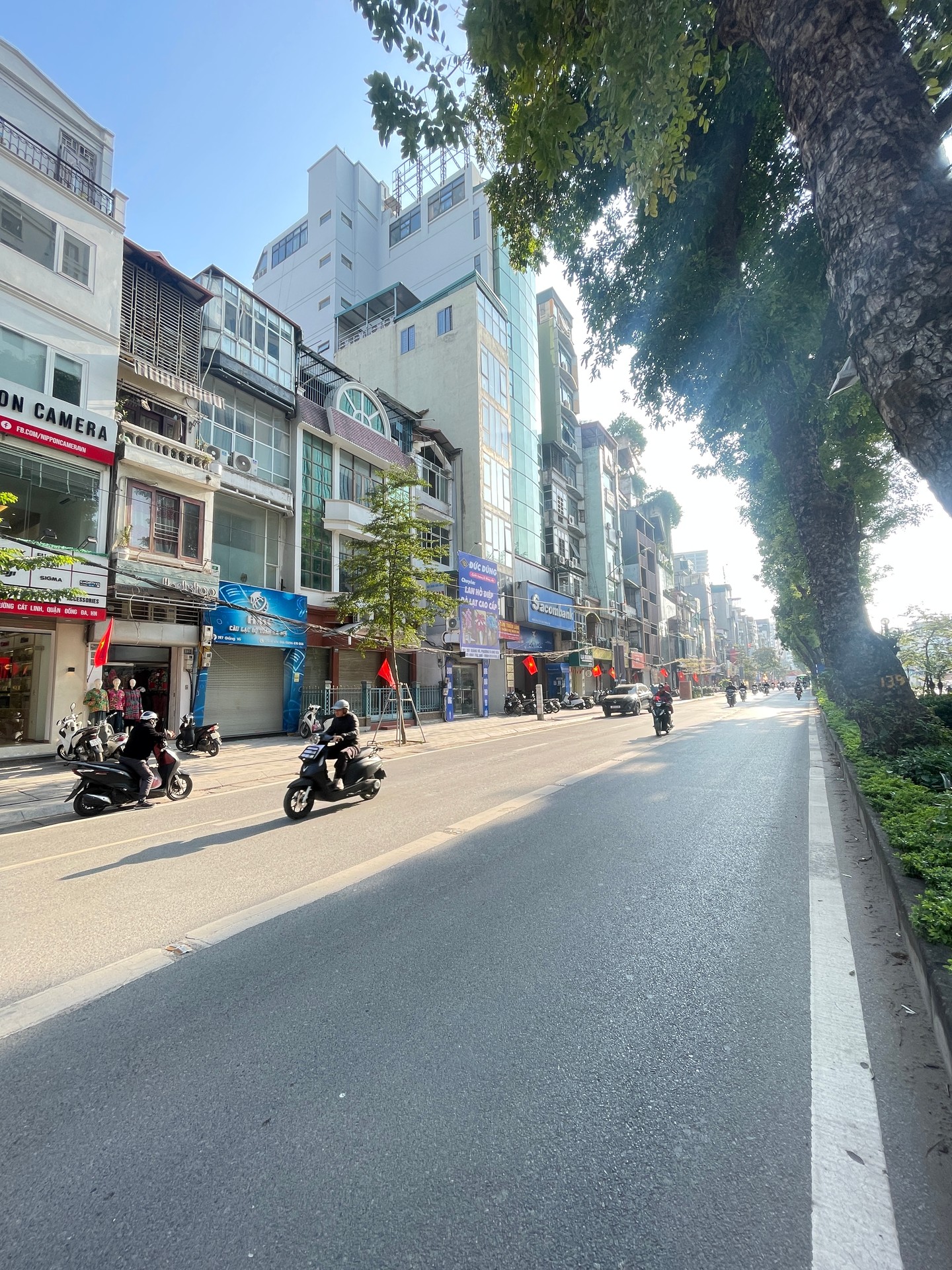 Bán nhà Giảng Võ - diện tích 79.5m2 4 tầng - Mặt phố - giá 120 tỷ