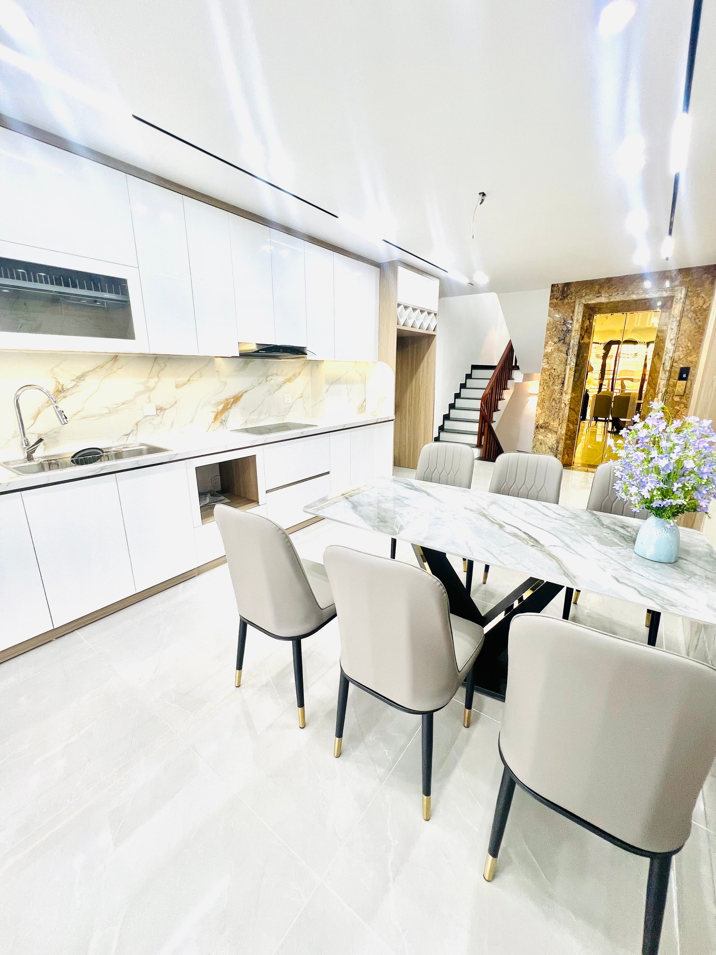 Bán nhà Thịnh Liệt - diện tích 50m2 6 tầng - Đẹp nhất Thịnh Liệt - giá Nhỉnh 21 tỷ
