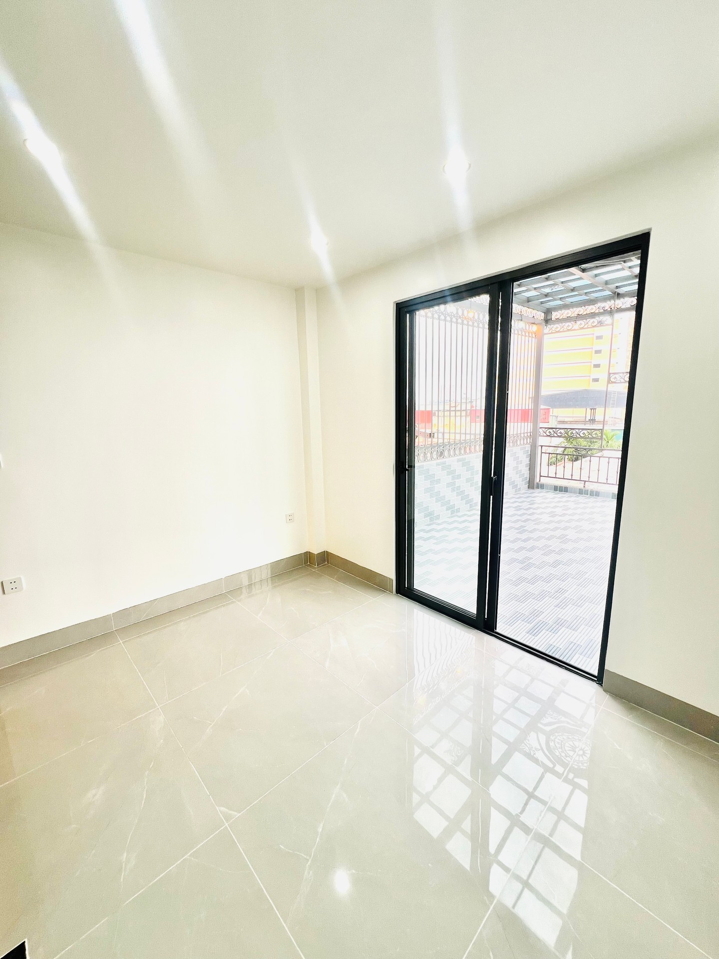 Bán nhà Thịnh Liệt - diện tích 50m2 6 tầng - Đẹp nhất Thịnh Liệt - giá Nhỉnh 21 tỷ