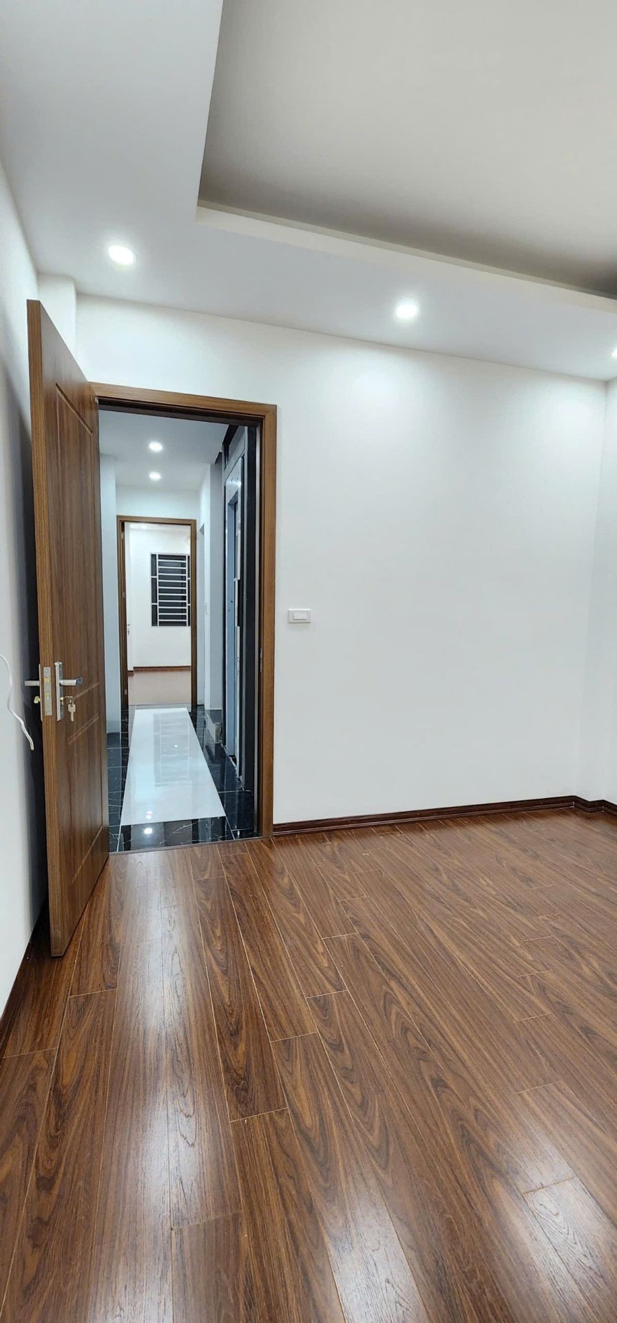 Bán nhà Hai Bà Trưng - diện tích 42m2 5 tầng - thang máy, gần ô tô - giá 11,95 tỷ