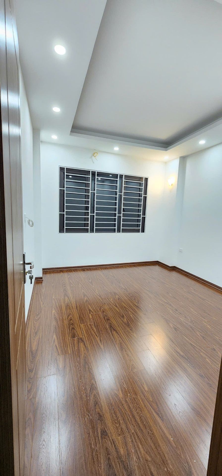 Bán nhà Hai Bà Trưng - diện tích 42m2 5 tầng - thang máy, gần ô tô - giá 11,95 tỷ
