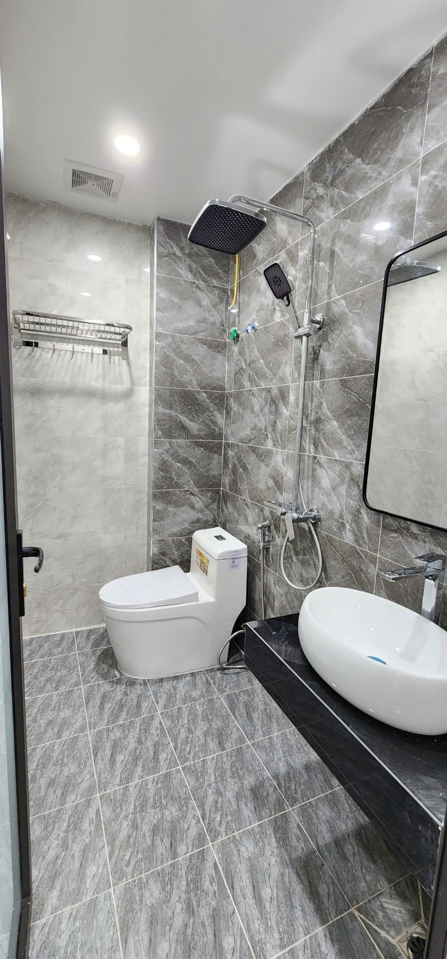 Bán nhà Hai Bà Trưng - diện tích 42m2 5 tầng - thang máy, gần ô tô - giá 11,95 tỷ