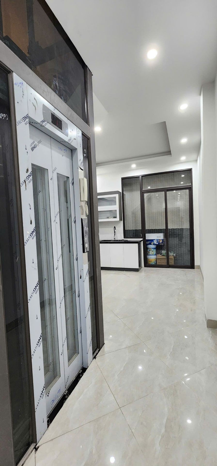 Bán nhà Hai Bà Trưng - diện tích 42m2 5 tầng - thang máy, gần ô tô - giá 11,95 tỷ
