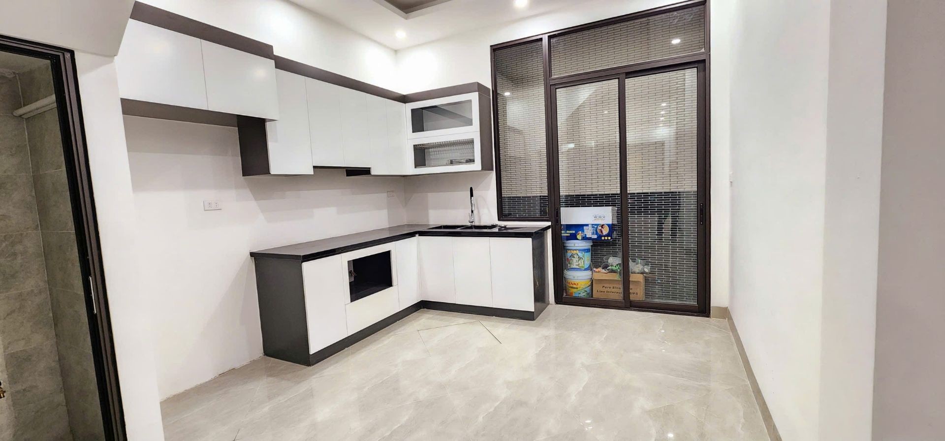 Bán nhà Hai Bà Trưng - diện tích 42m2 5 tầng - thang máy, gần ô tô - giá 11,95 tỷ