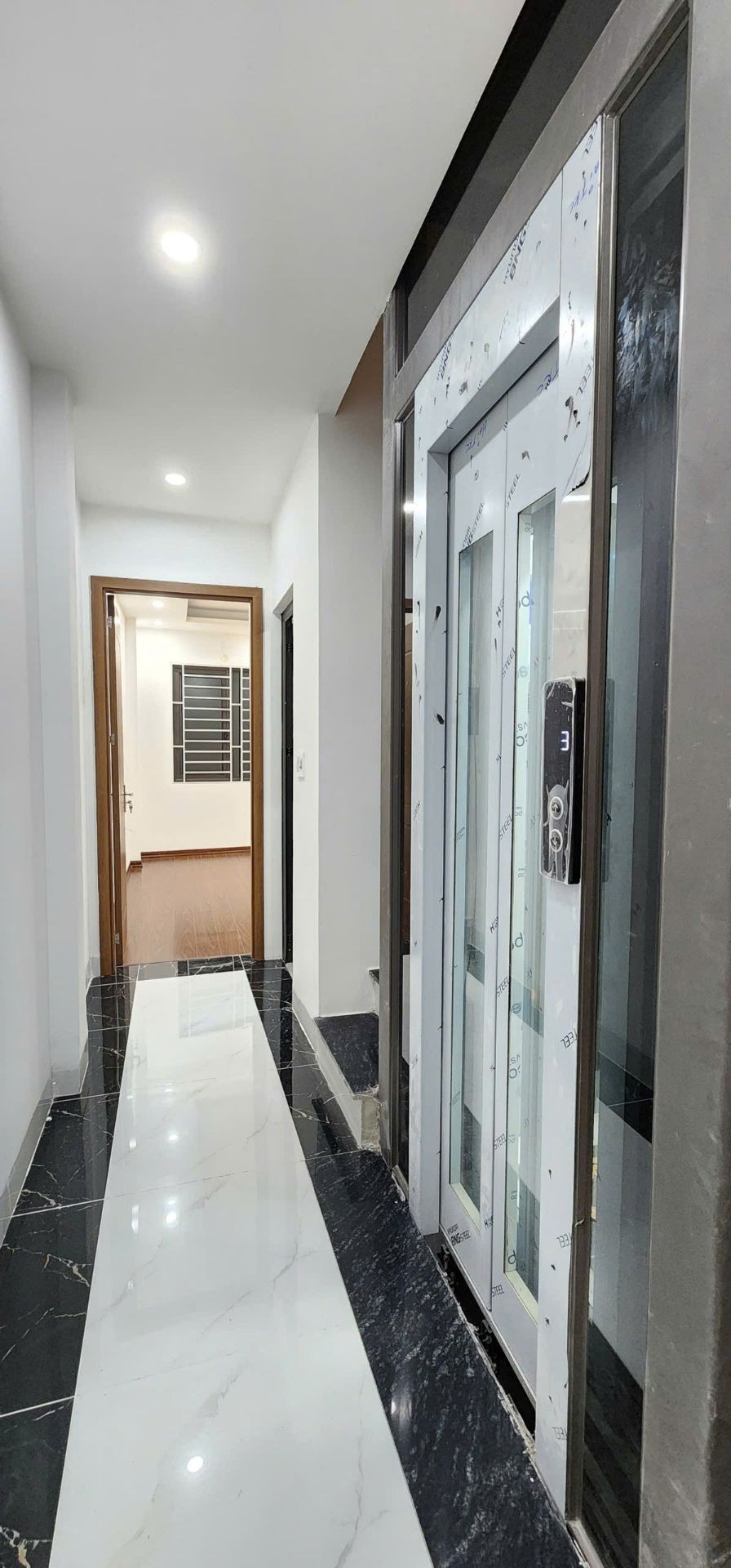 Bán nhà Hai Bà Trưng - diện tích 42m2 5 tầng - thang máy, gần ô tô - giá 11,95 tỷ