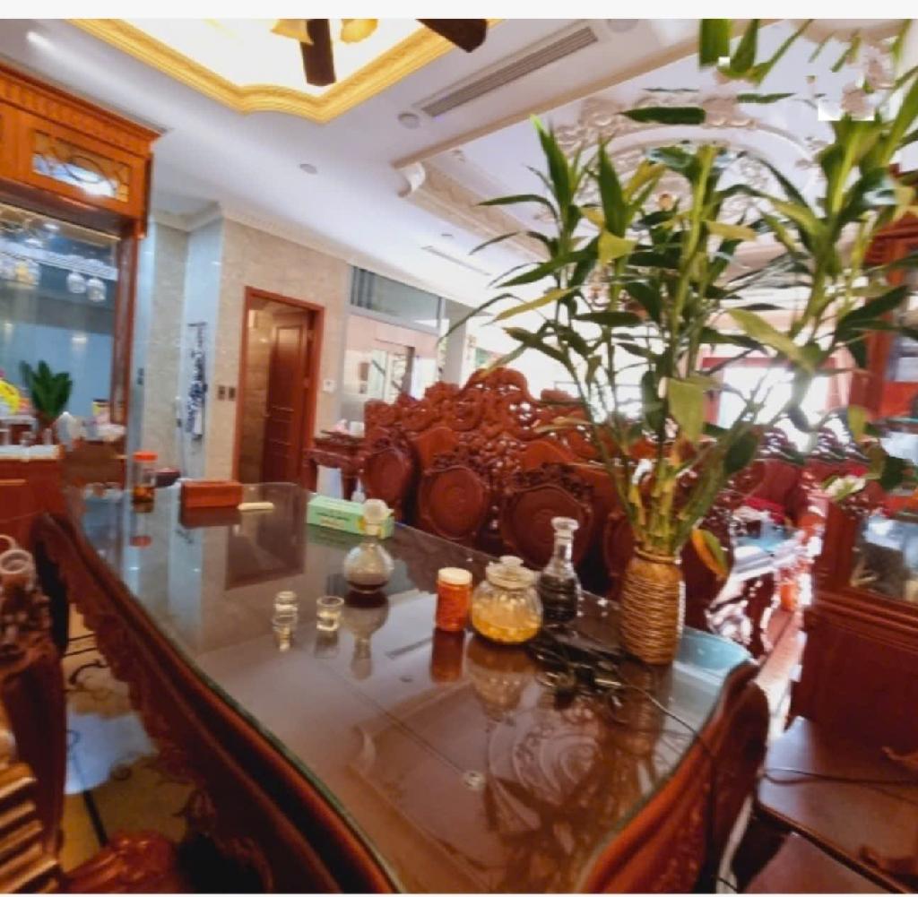 Bán nhà Thi Sách - diện tích 162m2 11 tầng - Khu vực VIP, giao thông thuận tiện - giá 100 tỷ