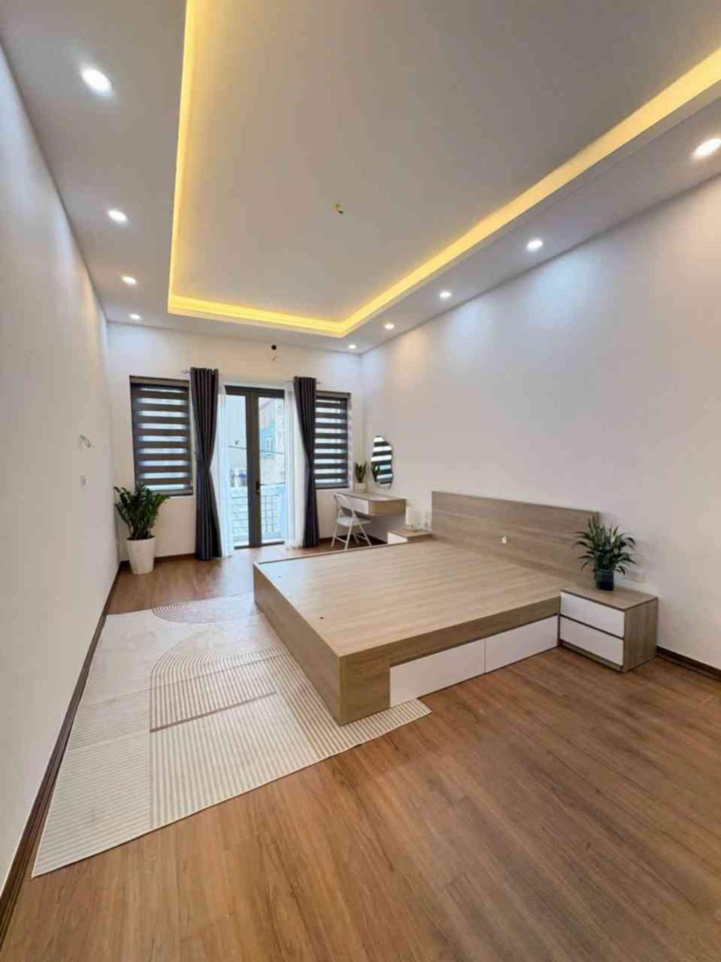 Bán nhà Lĩnh Nam - diện tích 40m2 5 tầng - ô tô ngay nhà - giá 7,98 tỷ