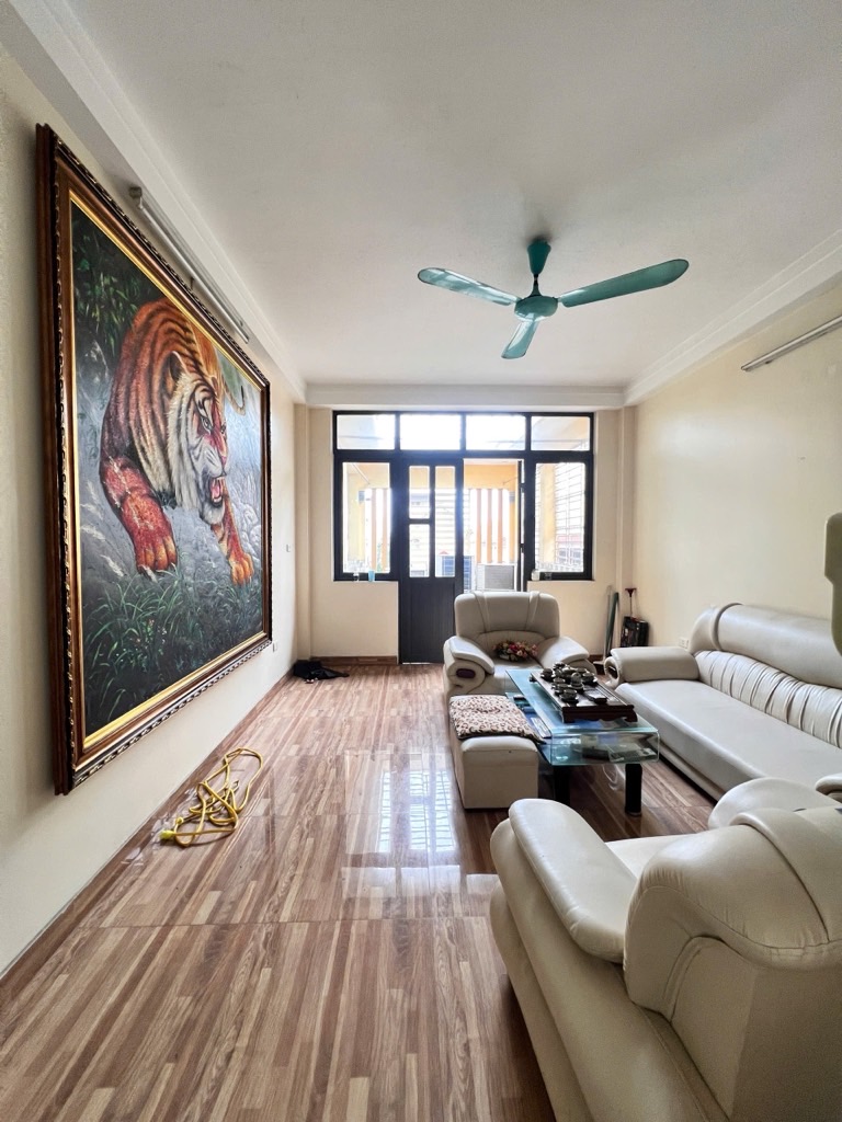 Bán nhà Hoàng Văn Thái - diện tích 70m2 5 tầng - Mặt phố, vỉa hè rộng - giá 38,5 tỷ