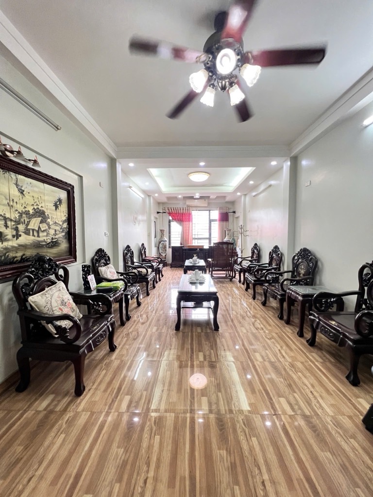 Bán nhà Hoàng Văn Thái - diện tích 70m2 5 tầng - Mặt phố, vỉa hè rộng - giá 38,5 tỷ