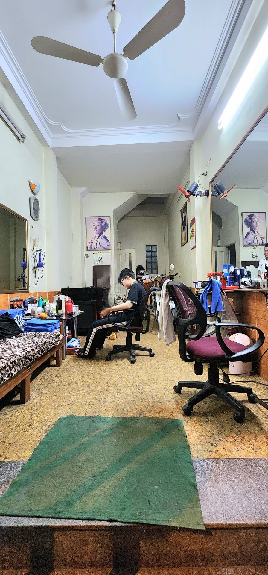 Bán nhà Kim Ngưu - diện tích 22m2 5 tầng - ô tô tránh - giá 9,5 tỷ