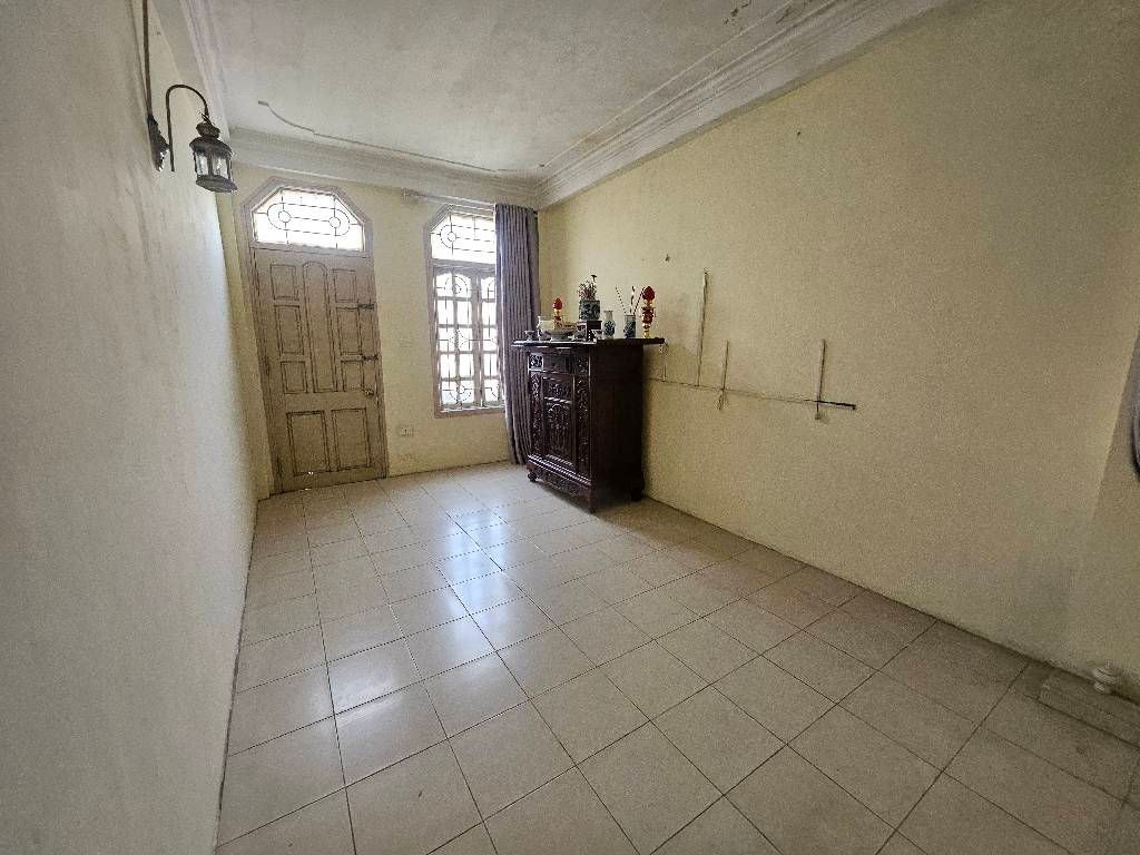 Bán nhà Ngõ 67 - diện tích 32m2 5 tầng - Mặt ngõ thông, dân xây chắc chắn - giá 7,75 tỷ