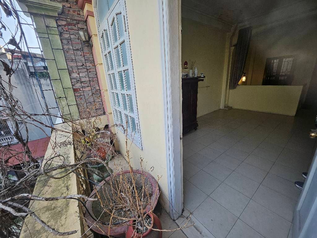 Bán nhà Ngõ 67 - diện tích 32m2 5 tầng - Mặt ngõ thông, dân xây chắc chắn - giá 7,75 tỷ