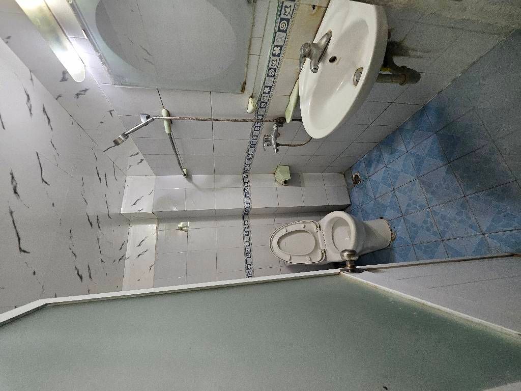 Bán nhà Ngõ 67 - diện tích 32m2 5 tầng - Mặt ngõ thông, dân xây chắc chắn - giá 7,75 tỷ