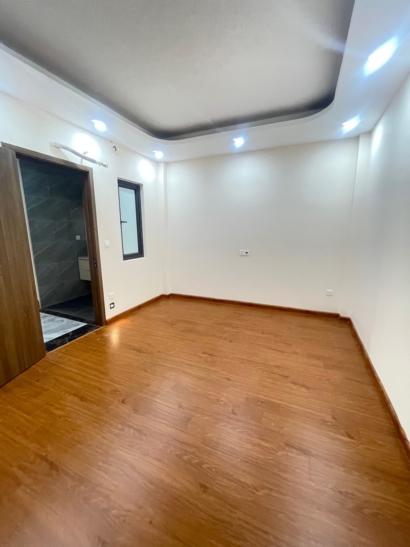 Bán nhà Nam Dư - diện tích 53m2 6 tầng - Nhà mới thang máy - giá 16,5 tỷ