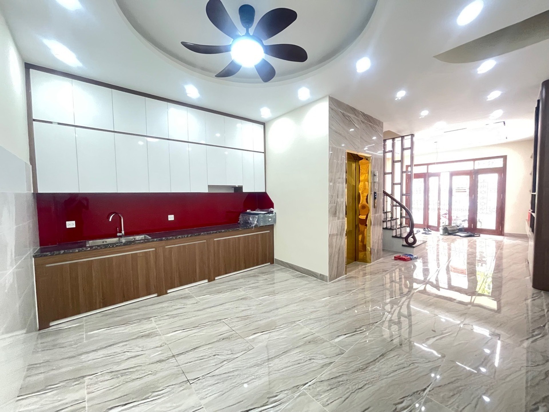 Bán nhà Nam Dư - diện tích 53m2 6 tầng - Nhà mới thang máy - giá 16,5 tỷ