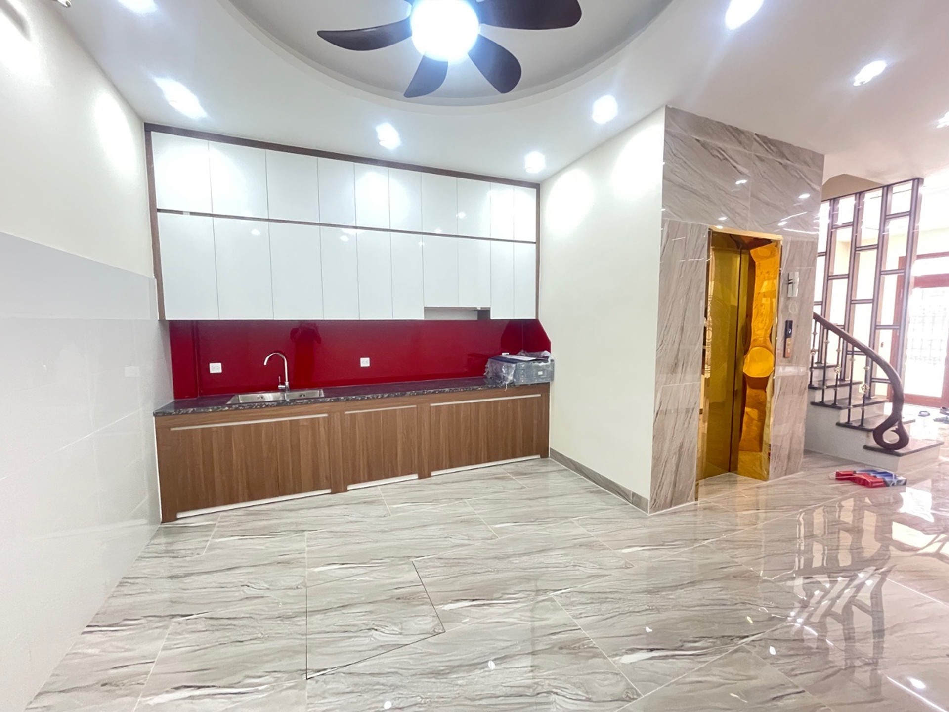 Bán nhà Nam Dư - diện tích 53m2 6 tầng - Nhà mới thang máy - giá 16,5 tỷ