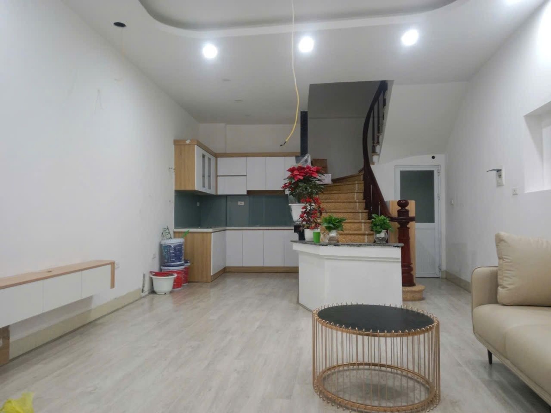 Bán nhà Đê Nguyễn Khoái - diện tích 36m2 4 tầng - Nhà mới sửa lại cực đẹp - giá 7,4 tỷ
