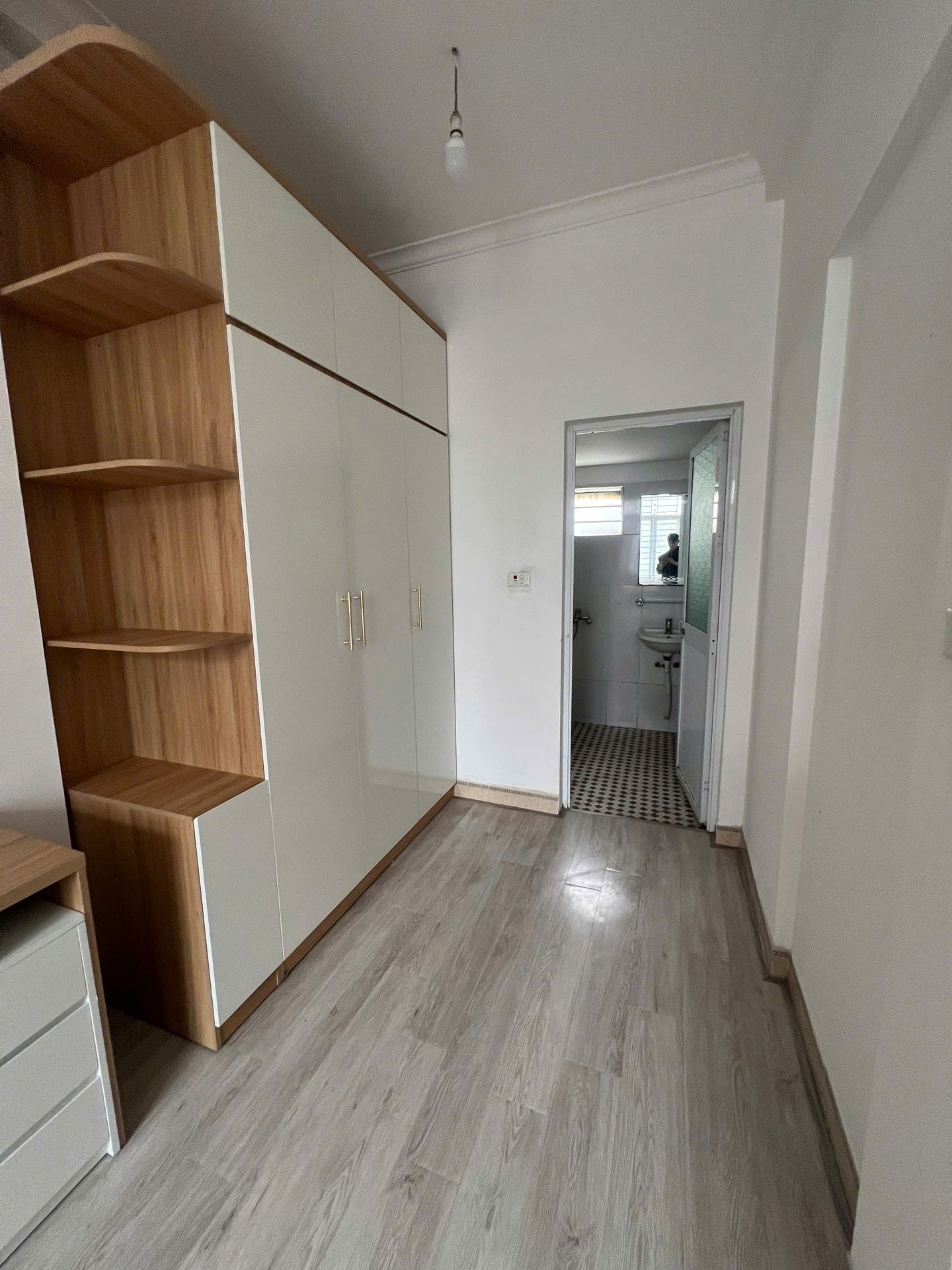 Bán nhà Đê Nguyễn Khoái - diện tích 36m2 4 tầng - Nhà mới sửa lại cực đẹp - giá 7,4 tỷ