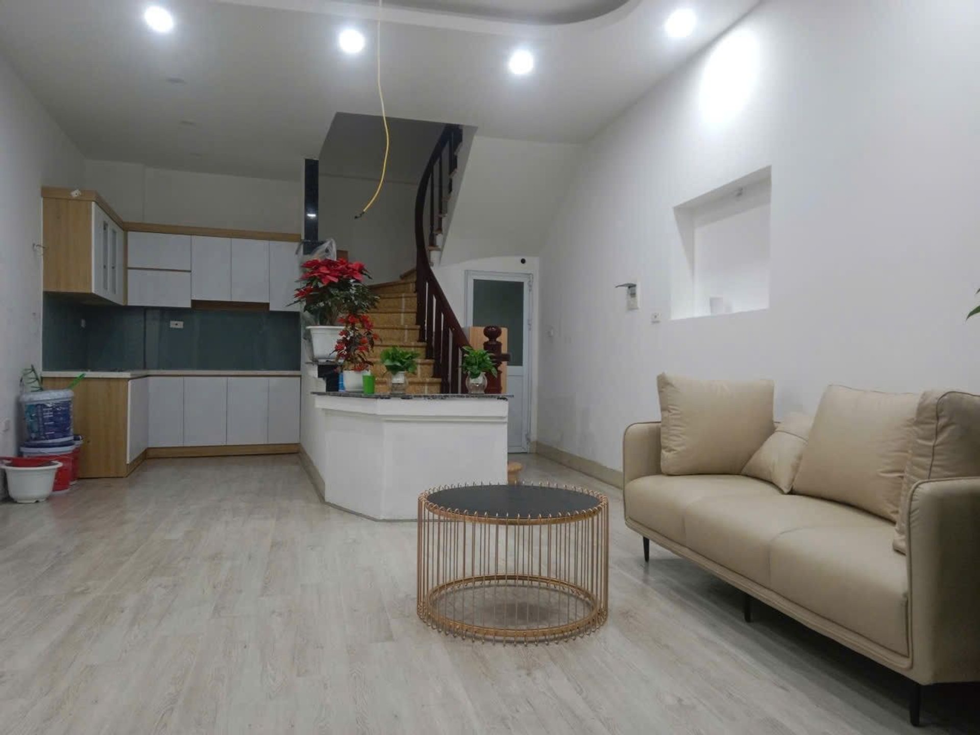 Bán nhà Đê Nguyễn Khoái - diện tích 36m2 4 tầng - Nhà mới sửa lại cực đẹp - giá 7,4 tỷ