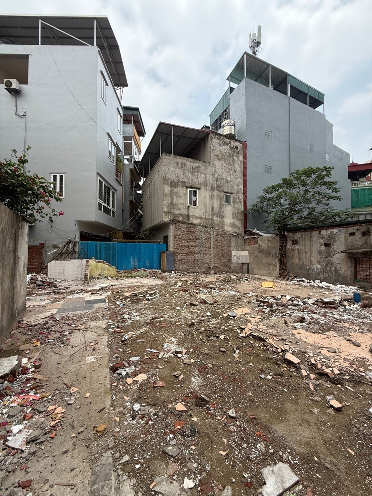 Bán nhà Minh Khai - diện tích 79m2 1 tầng - Mảnh đất vàng - giá 12,9 tỷ