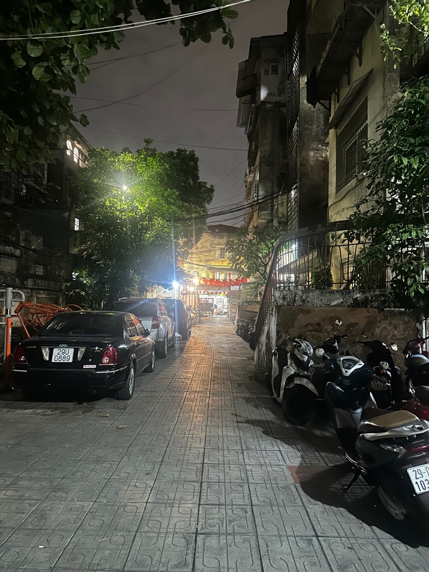 Bán nhà Bùi Ngọc Dương - diện tích 65m2 4 tầng - Gần Công viên Tuổi Trẻ - giá 3,95 tỷ