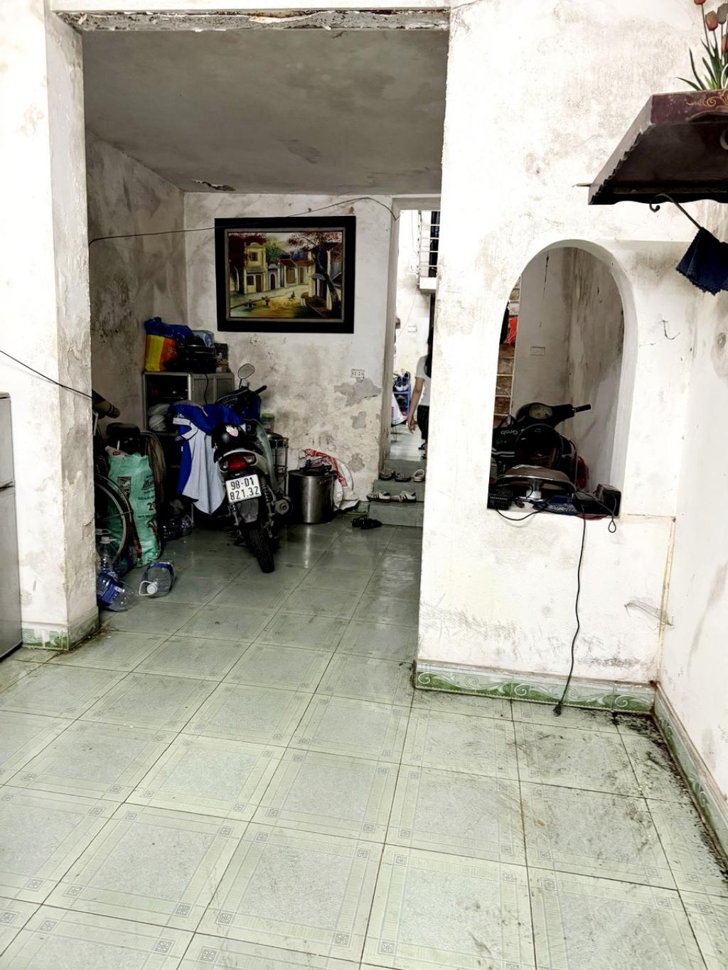 Bán nhà Nguyễn Khoái - diện tích 62m2 1 tầng - Nhà cũ coi như bán đất - giá 7 tỷ