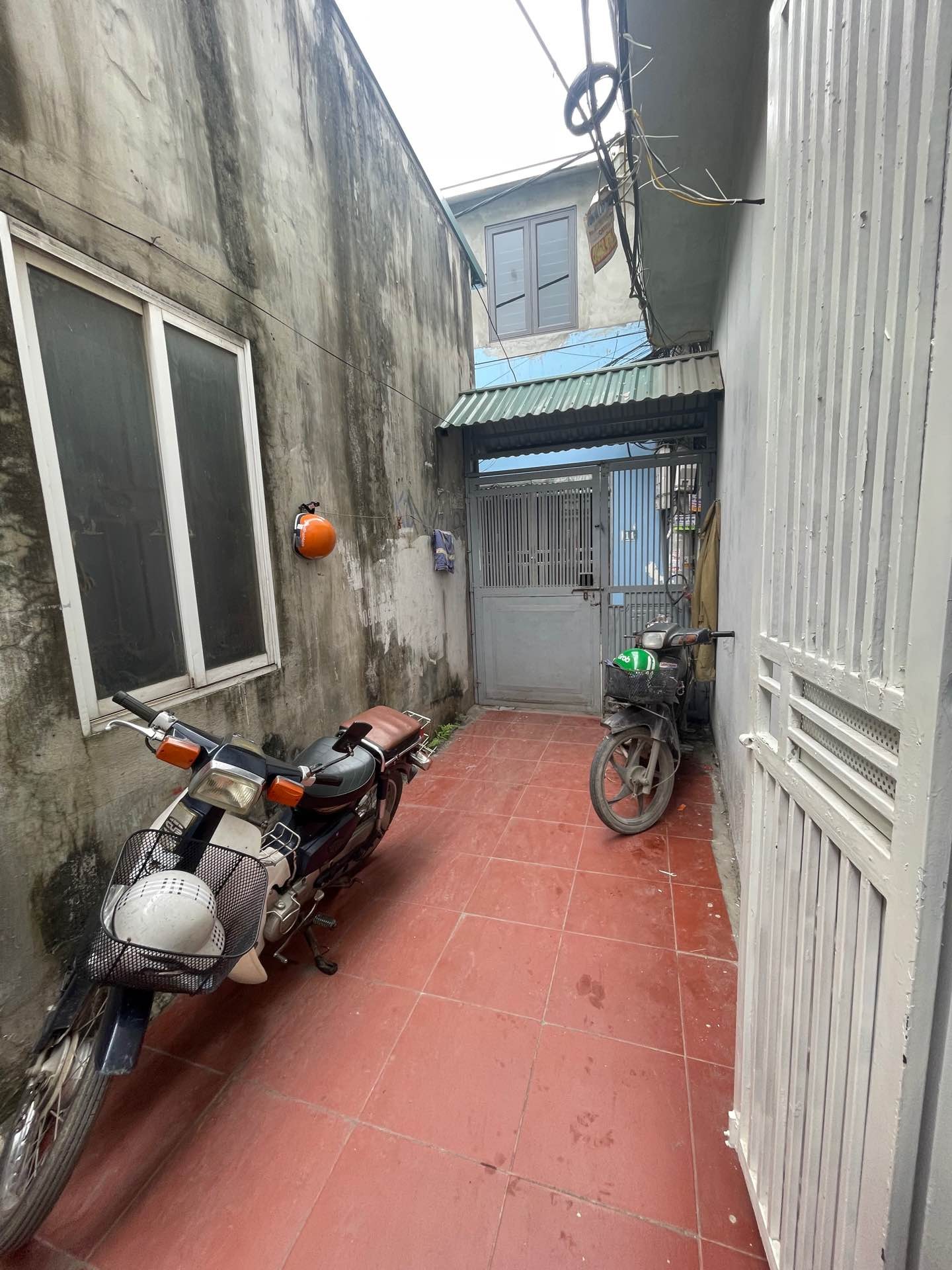 Bán nhà Định Công Thượng - diện tích 32m2 3 tầng - Lô góc 2 thoáng - giá 2,98 tỷ