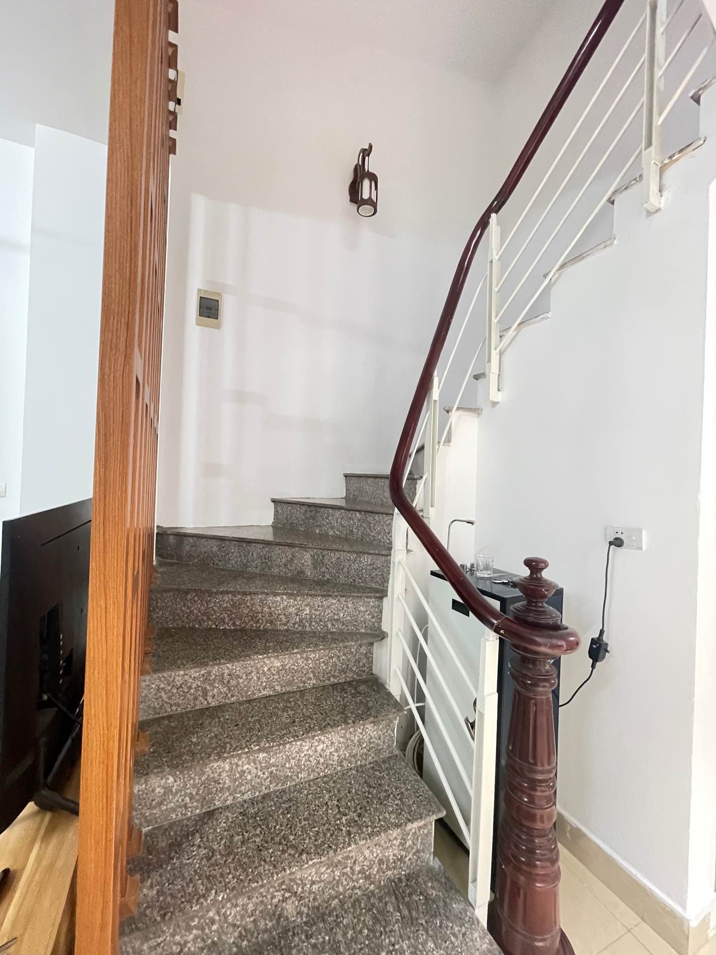 Bán nhà Định Công Thượng - diện tích 32m2 3 tầng - Lô góc 2 thoáng - giá 2,98 tỷ