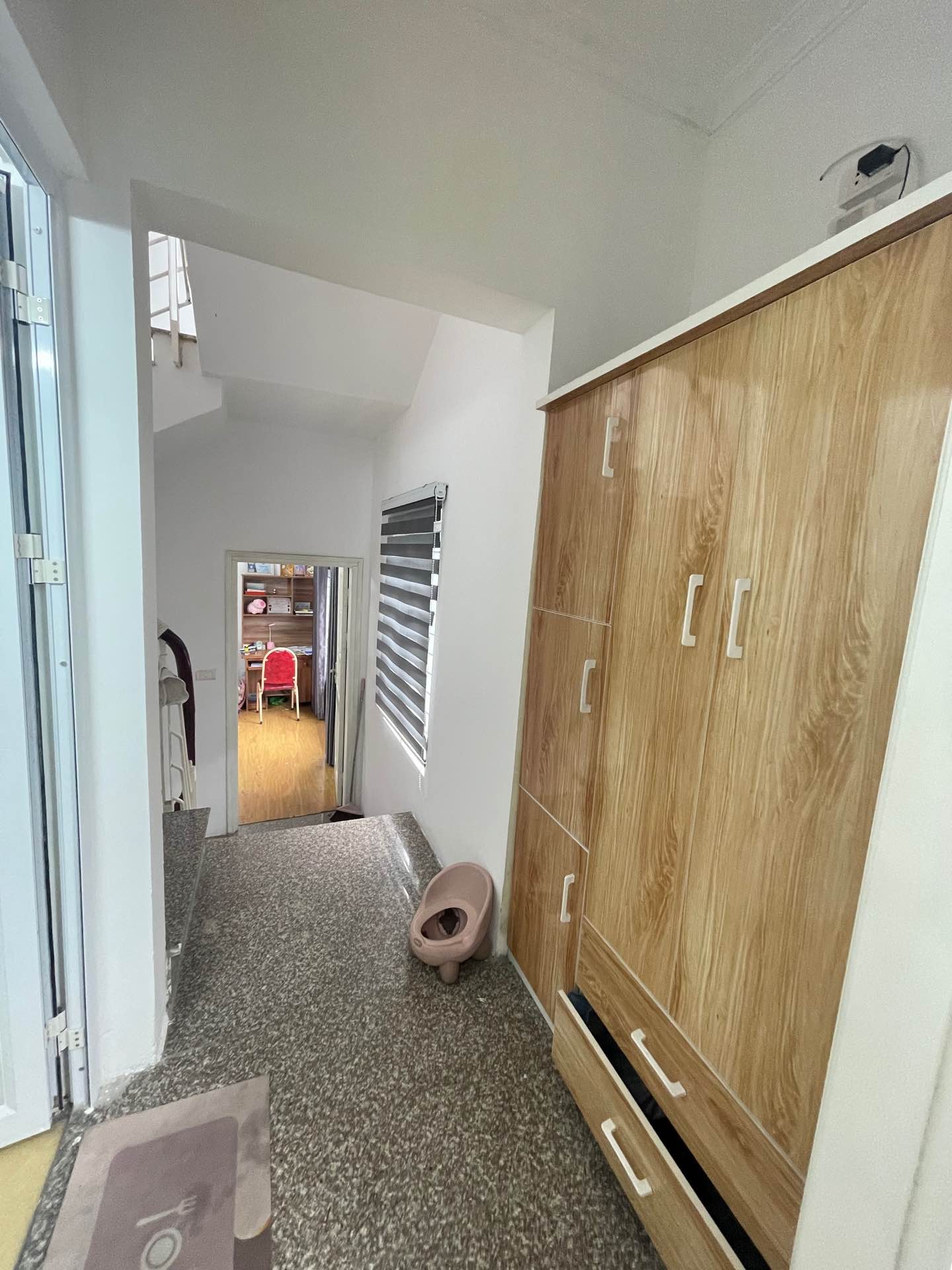 Bán nhà Định Công Thượng - diện tích 32m2 3 tầng - Lô góc 2 thoáng - giá 2,98 tỷ