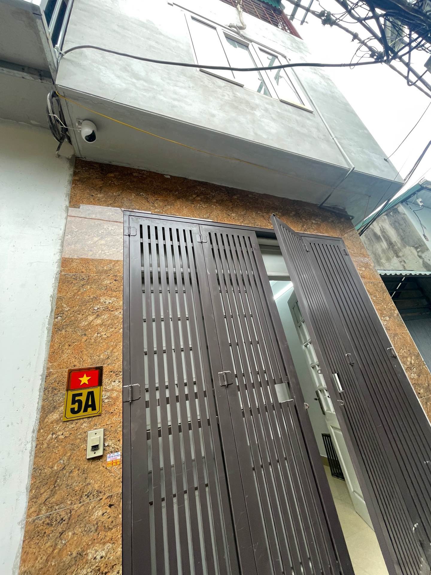 Bán nhà Định Công Thượng - diện tích 32m2 3 tầng - Lô góc 2 thoáng - giá 2,98 tỷ