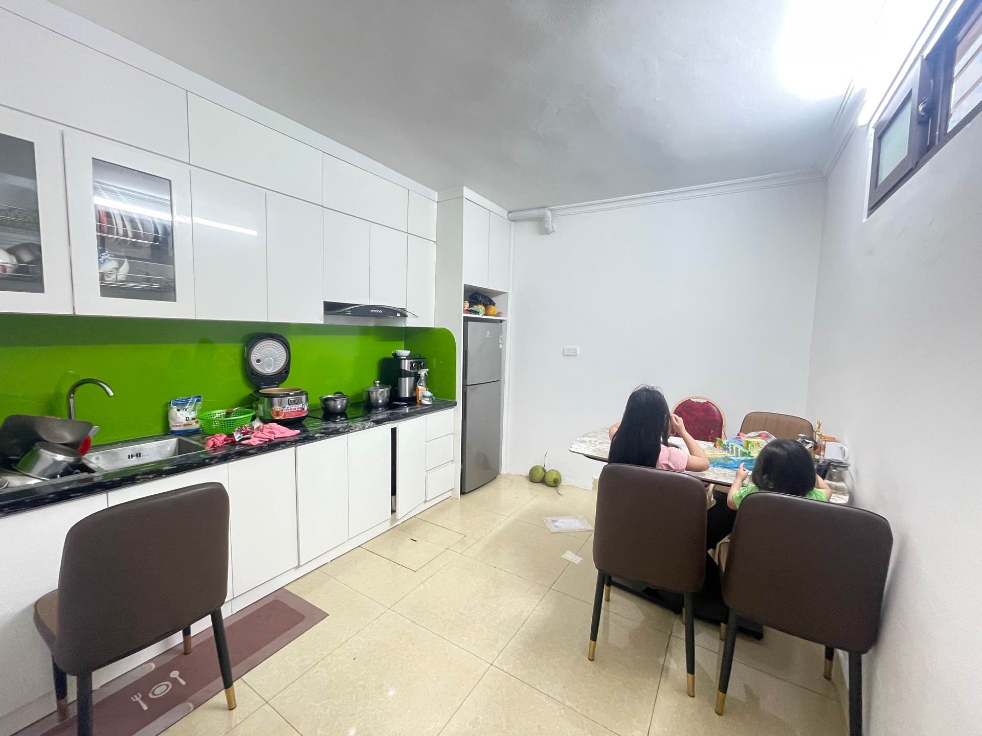 Bán nhà Định Công Thượng - diện tích 32m2 3 tầng - Lô góc 2 thoáng - giá 2,98 tỷ