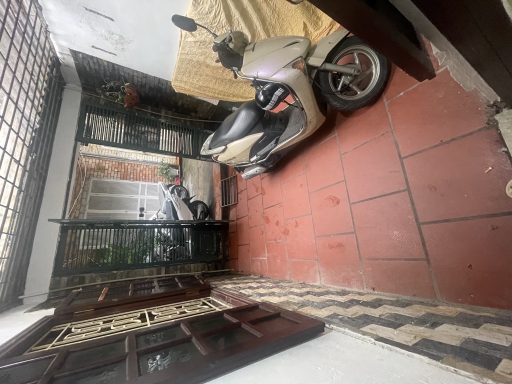 Bán nhà Bùi Ngọc Dương - diện tích 75m2 1 tầng - Nhà tập thể tầng 1, sổ 33m sử dụng thực tế 42m - giá 4,7 tỷ