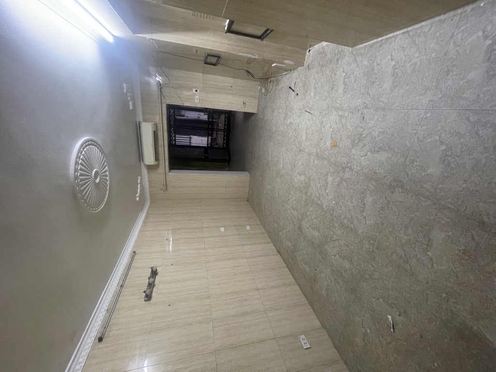 Bán nhà Bùi Ngọc Dương - diện tích 75m2 1 tầng - Nhà tập thể tầng 1, sổ 33m sử dụng thực tế 42m - giá 4,7 tỷ