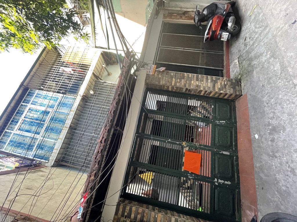 Bán nhà Bùi Ngọc Dương - diện tích 75m2 1 tầng - Nhà tập thể tầng 1, sổ 33m sử dụng thực tế 42m - giá 4,7 tỷ