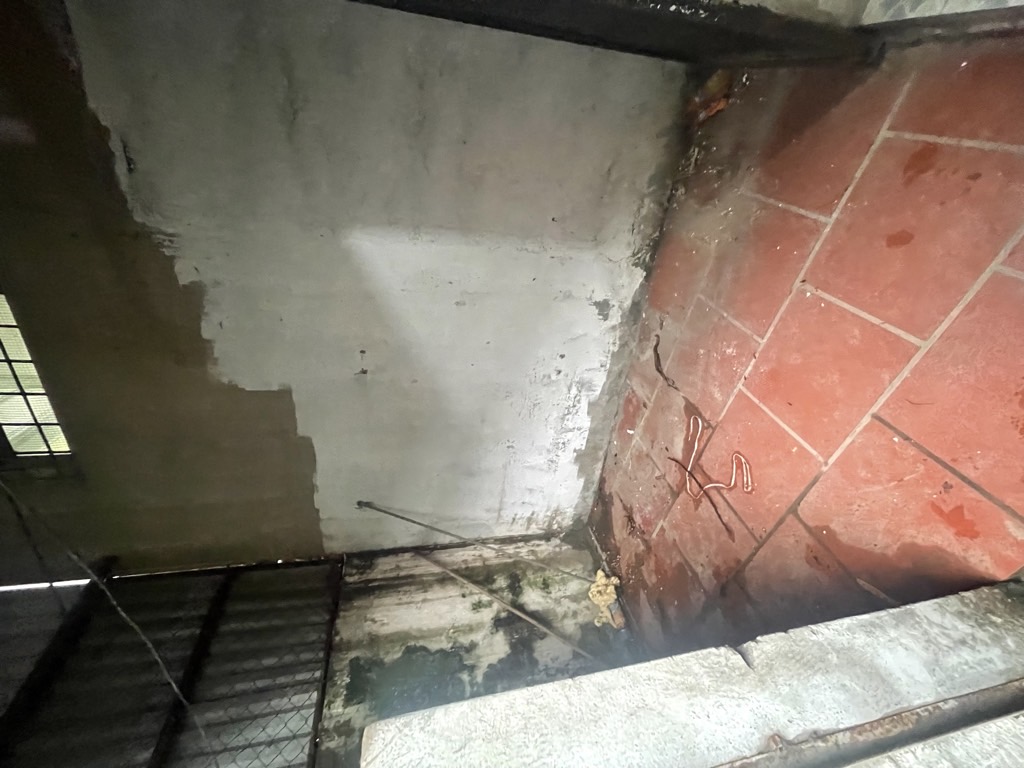 Bán nhà Bùi Ngọc Dương - diện tích 75m2 1 tầng - Nhà tập thể tầng 1, sổ 33m sử dụng thực tế 42m - giá 4,7 tỷ