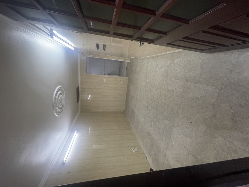 Bán nhà Bùi Ngọc Dương - diện tích 75m2 1 tầng - Nhà tập thể tầng 1, sổ 33m sử dụng thực tế 42m - giá 4,7 tỷ