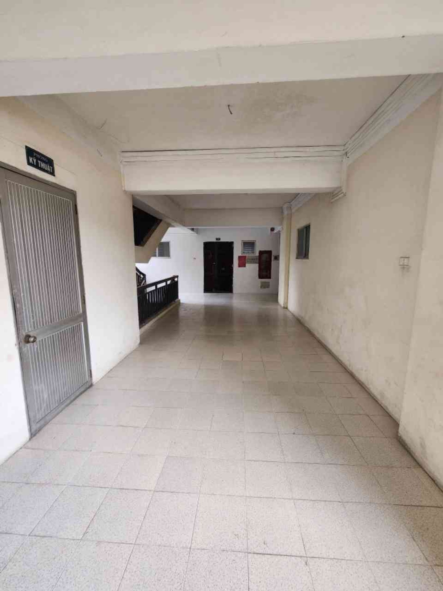 Bán nhà Ngọc Hồi - diện tích 68m2 2 tầng - Căn hộ tặng full nội thất - giá 4,5 tỷ