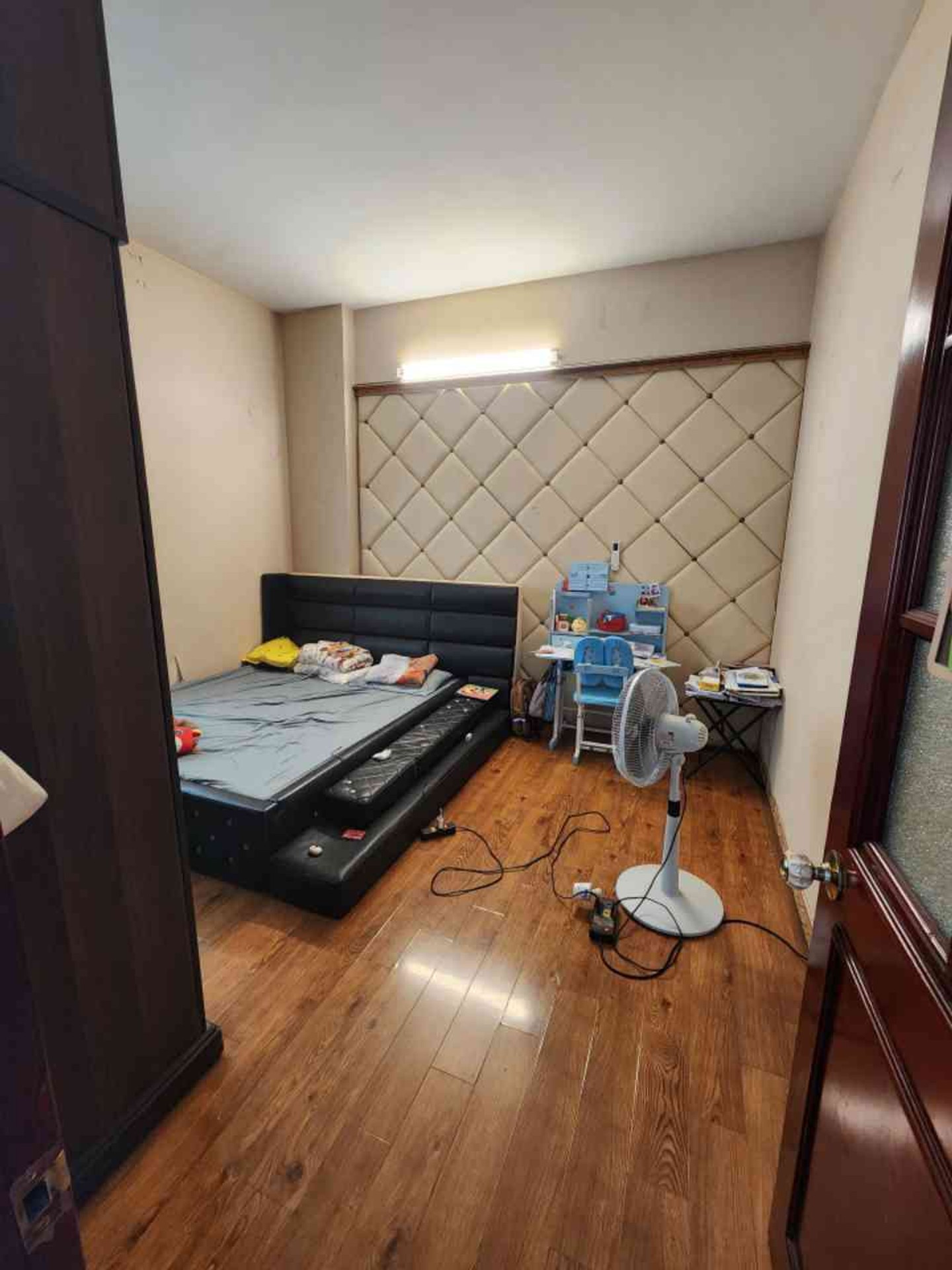 Bán nhà Ngọc Hồi - diện tích 68m2 2 tầng - Căn hộ tặng full nội thất - giá 4,5 tỷ