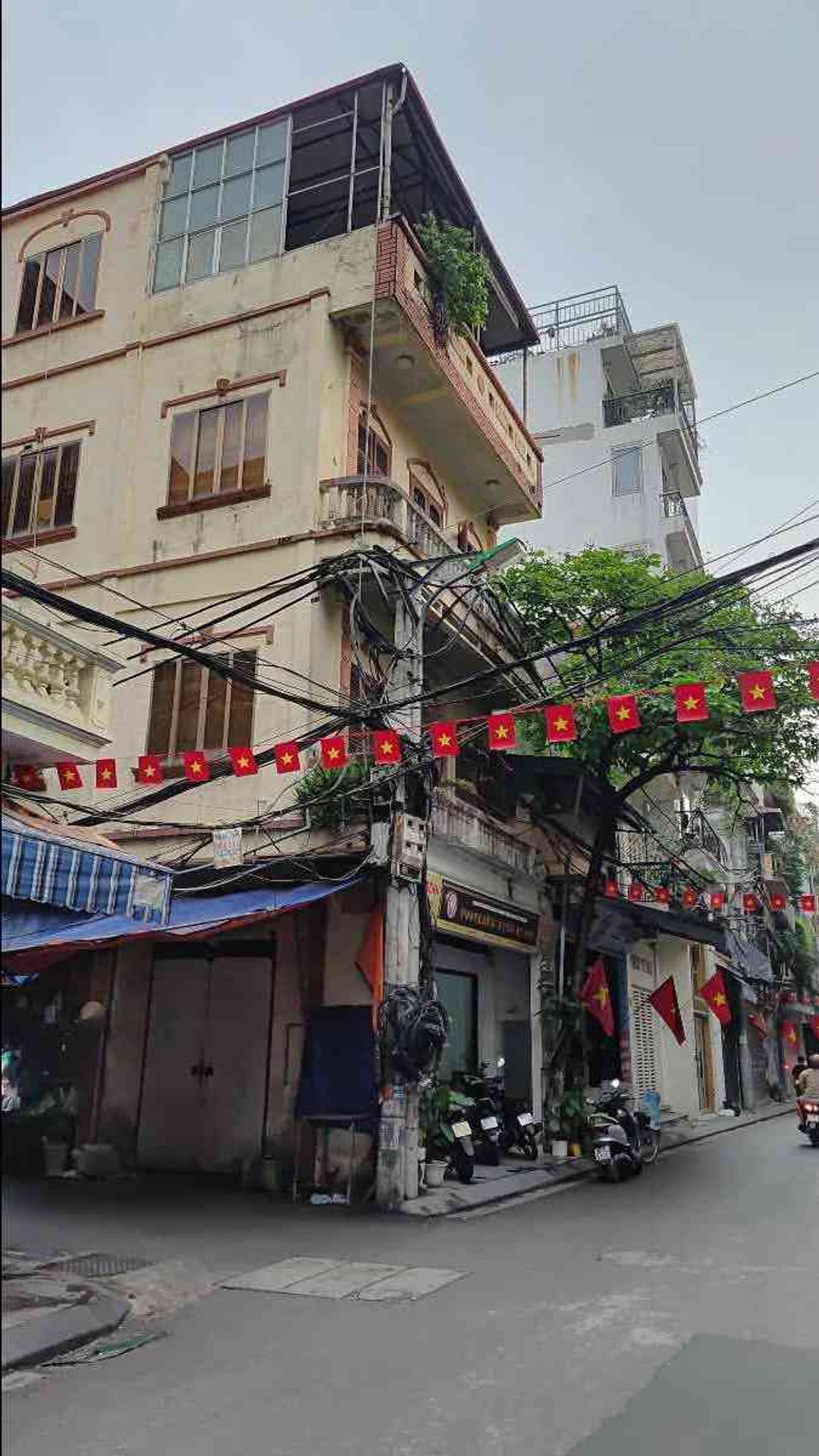 Bán nhà Hoàng Văn Thái - diện tích 45m2 4 tầng - Cực hiếm - giá 21 tỷ