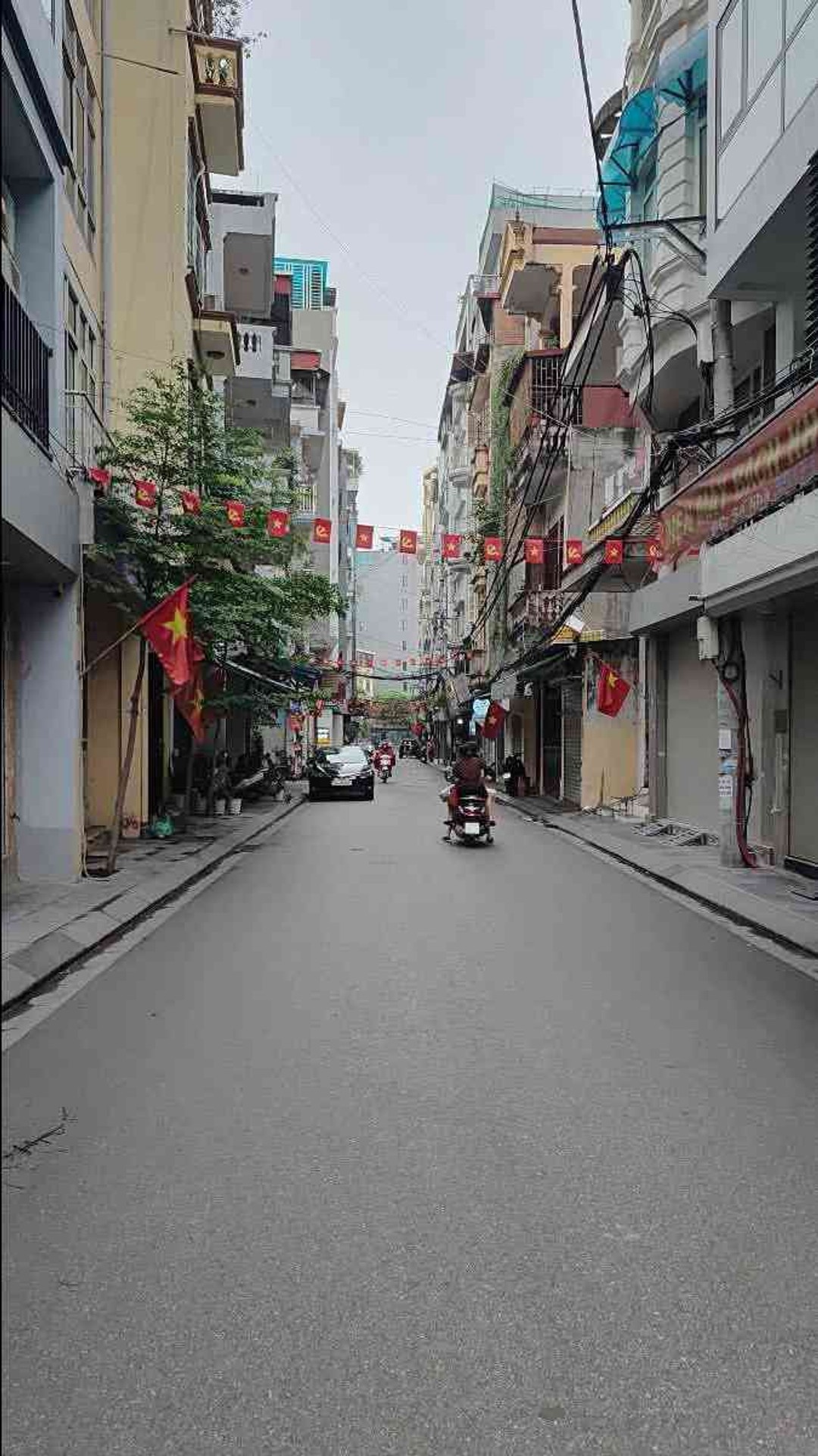Bán nhà Hoàng Văn Thái - diện tích 45m2 4 tầng - Cực hiếm - giá 21 tỷ
