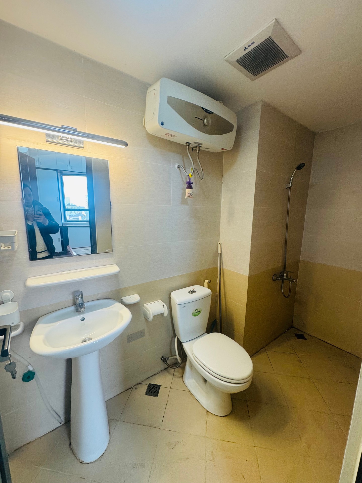 Bán nhà Trịnh Đình Cửu - diện tích 58m2 7 tầng - Căn hộ đẹp, đầy đủ tiện nghi - giá 5,6 tỷ