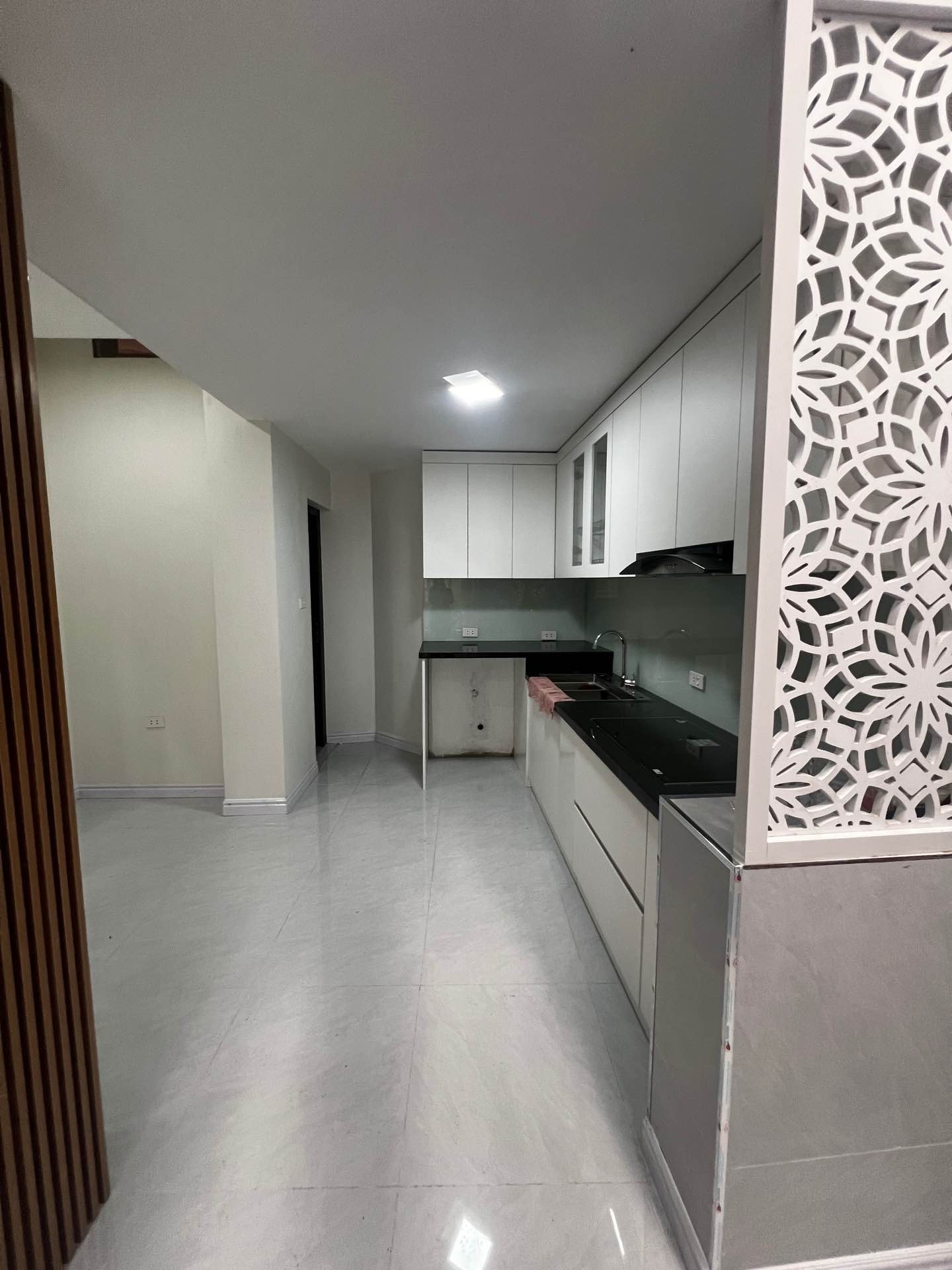 Bán nhà Lò Đúc - diện tích 70m2 1 tầng - Nhà sửa mới đẹp ở luôn - giá 6,1 tỷ