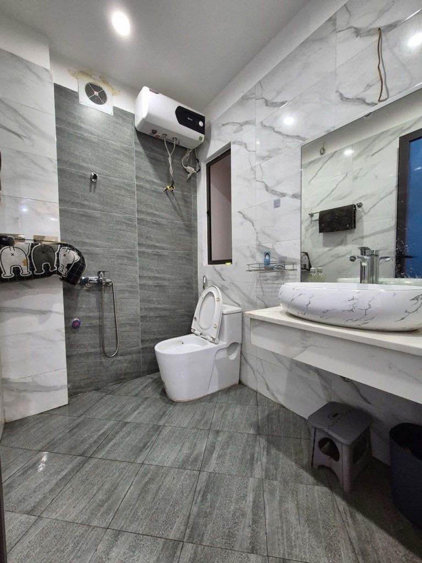Bán nhà Ngọc Hồi - diện tích 30m2 5 tầng - Ô tô đỗ cửa - giá 5,9 tỷ