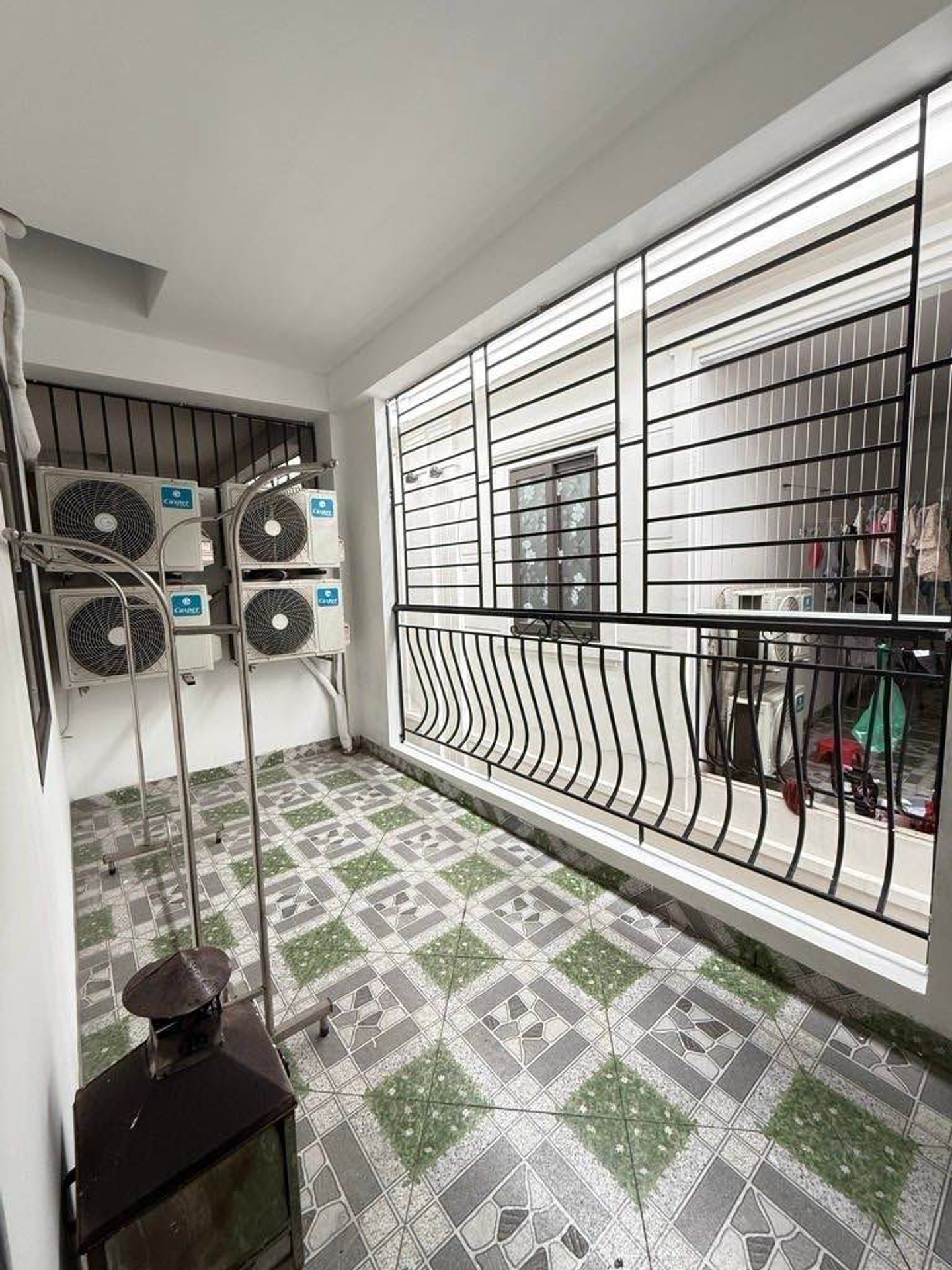 Bán nhà Ngọc Hồi - diện tích 30m2 5 tầng - Ô tô đỗ cửa - giá 5,9 tỷ