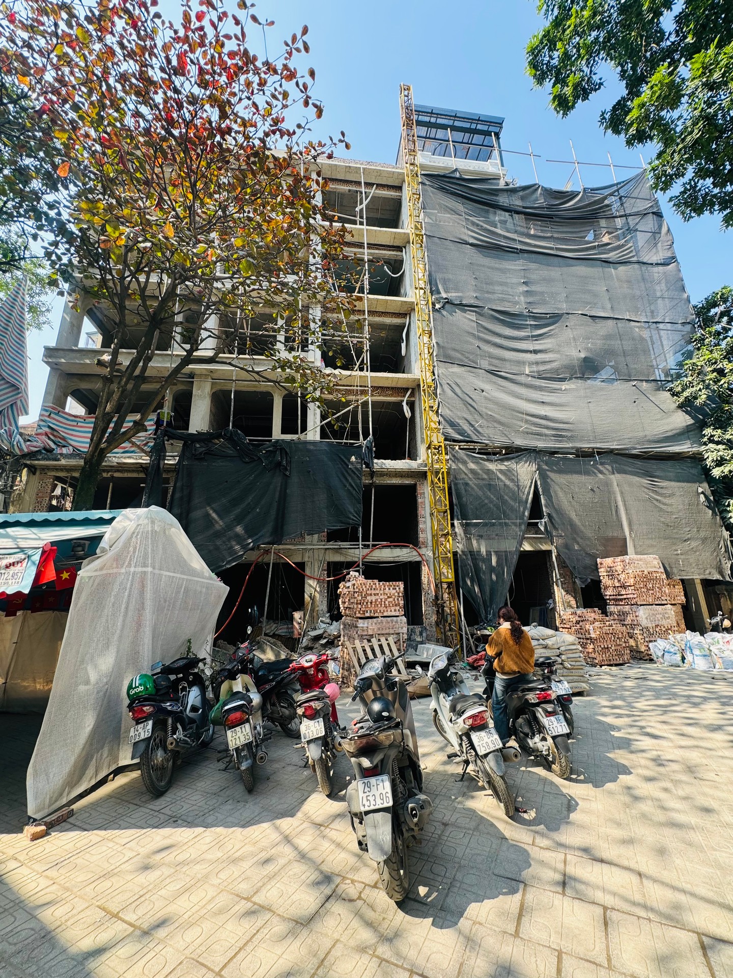 Bán nhà Ngõ 4 ô tô trở lên - diện tích 102.9m2 8 tầng - Lô góc 3 mặt thoáng - giá 40,6 tỷ