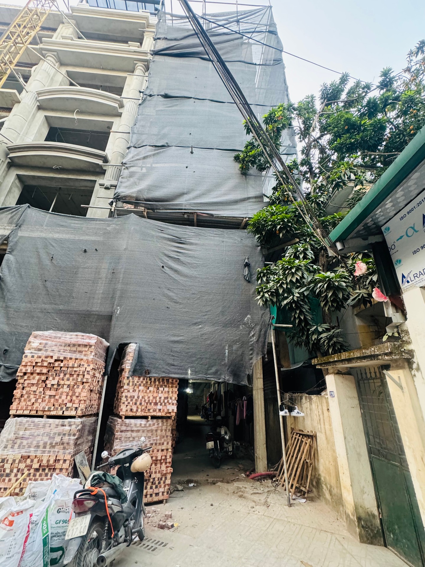 Bán nhà Ngõ 4 ô tô trở lên - diện tích 102.9m2 8 tầng - Lô góc 3 mặt thoáng - giá 40,6 tỷ